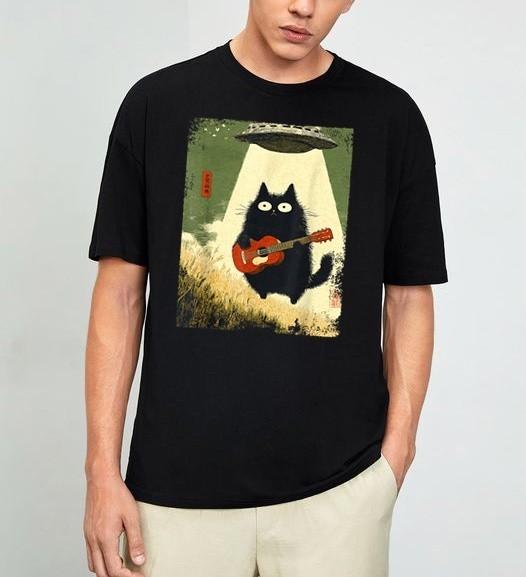 Black Cat Playing Guitar Abducted Alien UFO Funny Japanese T-Shirt M