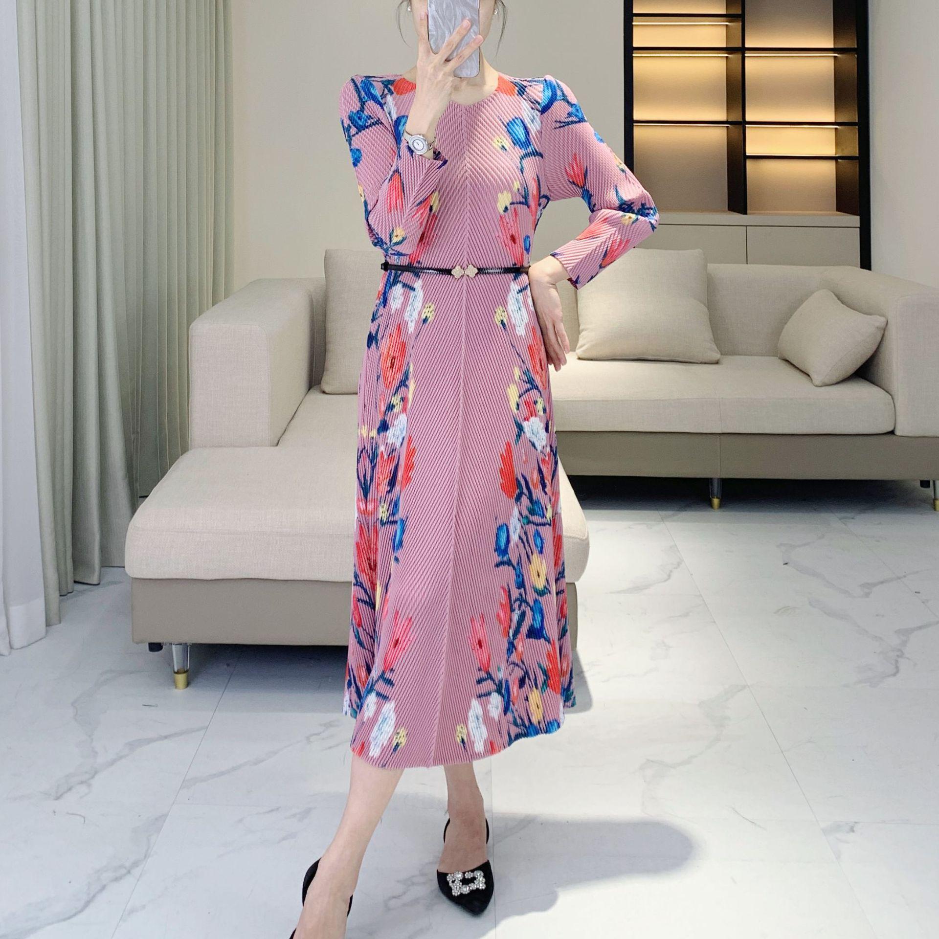 

Весна 2025 Легкая роскошь Большой размер Принт Плиссированное Платье Миди One Size (suitable for 90-150 kg) розовый