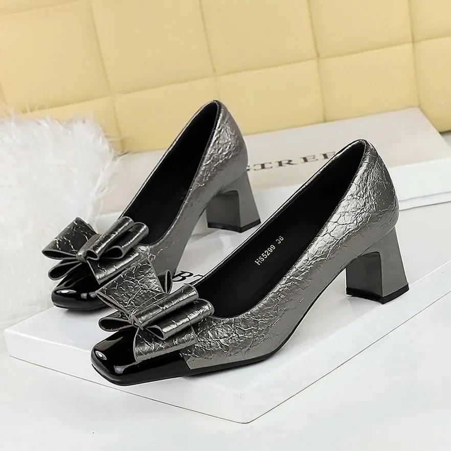 Fashion 2025 New Temperament Elegant Fashion High-heeled Shoes Women's Shoes Spring Bow Mid-heel Leather All-match Thick-heeled Shoes