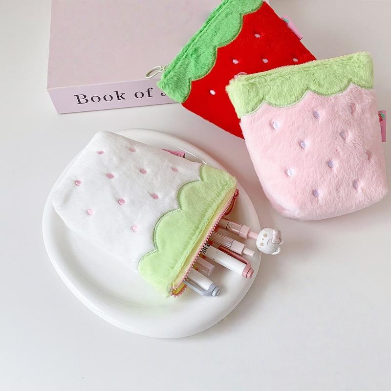 1Pcs Large Capacity Travel Toiletry Organizer Kawaii Strawberry Plush Makeup Bag Cute Cosmetic Pouch Storage Case For Women