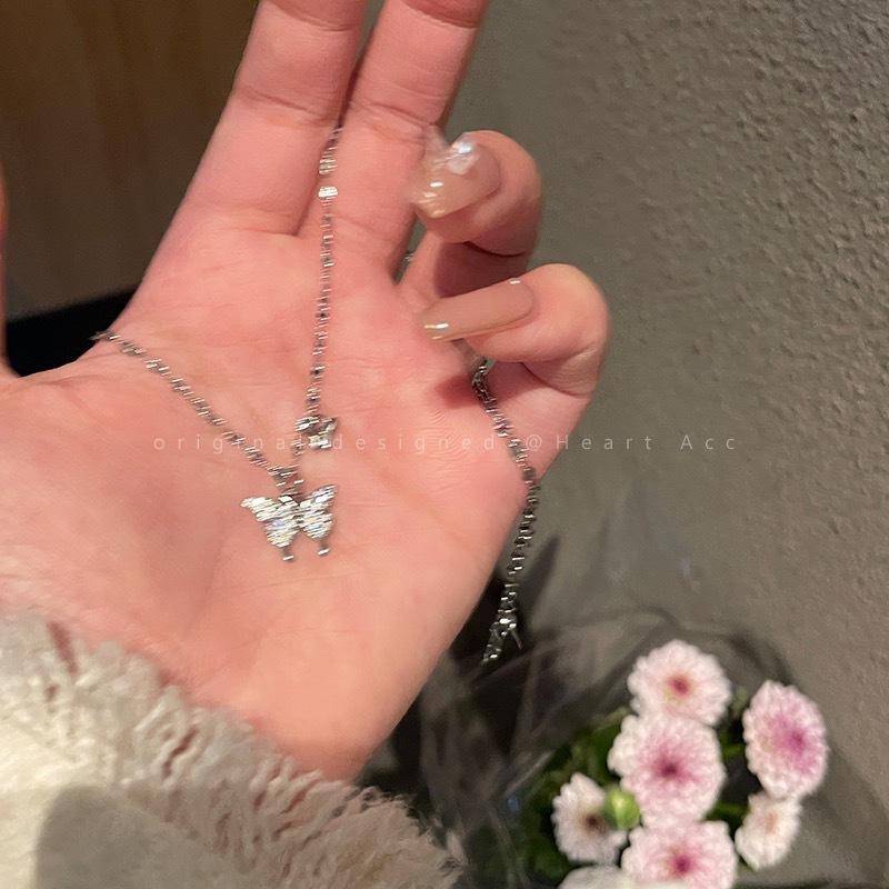 Summer New Flash Diamond Butterfly Necklace Women's Exquisite Niche Design Sense Light Luxury Collarbone Chain Alloy Pendant Neck Chain
