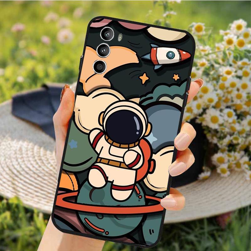 

Phone Case For Motorola Edge 50 40 Pro 50 40 30 Ultra Neo Fusion Moto G84 G54 G24 G53 G72 G60 Astronaut Art Case Moto G24