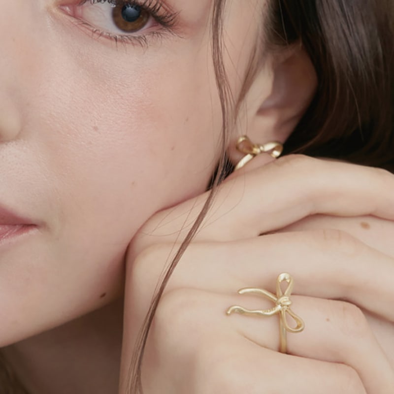 SOSOO Matte Ribbon Wave Ring