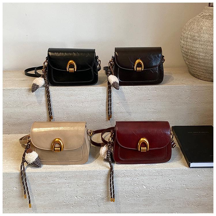 Oil Wax Leather Retro Shoulder Bag - Women's Small Square Bag for Spring 2025 Festival Fashion.