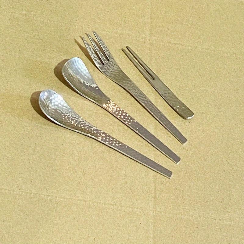 

4 шт./комплект металевого посуду молоток візерунок ложка торт фрукти виделка кава морозиво ложка десертна ложка з нержавіючої сталі срібний