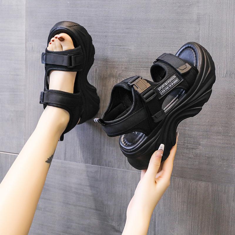 Platform sandals women's 2025 summer new Korean version Velcro fashion outer wear inner height increase muffin Roman shoes