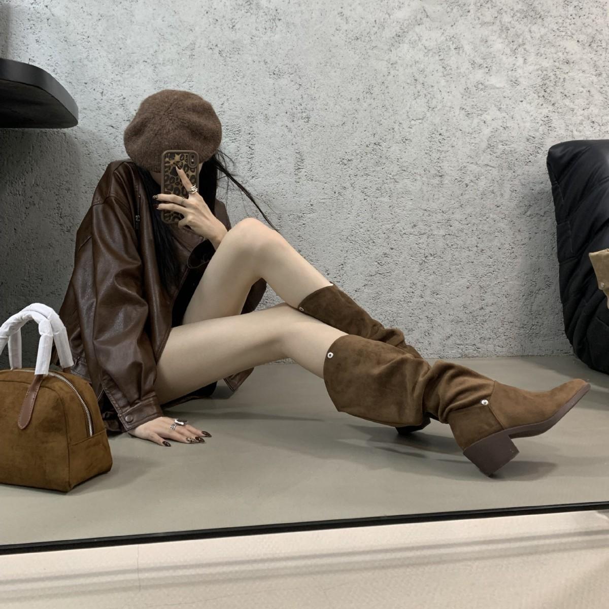 

Internet celebrity fashion wear pile boots women 2025 autumn new wear versatile flip through thin middle heel fashion boots 39 хаки