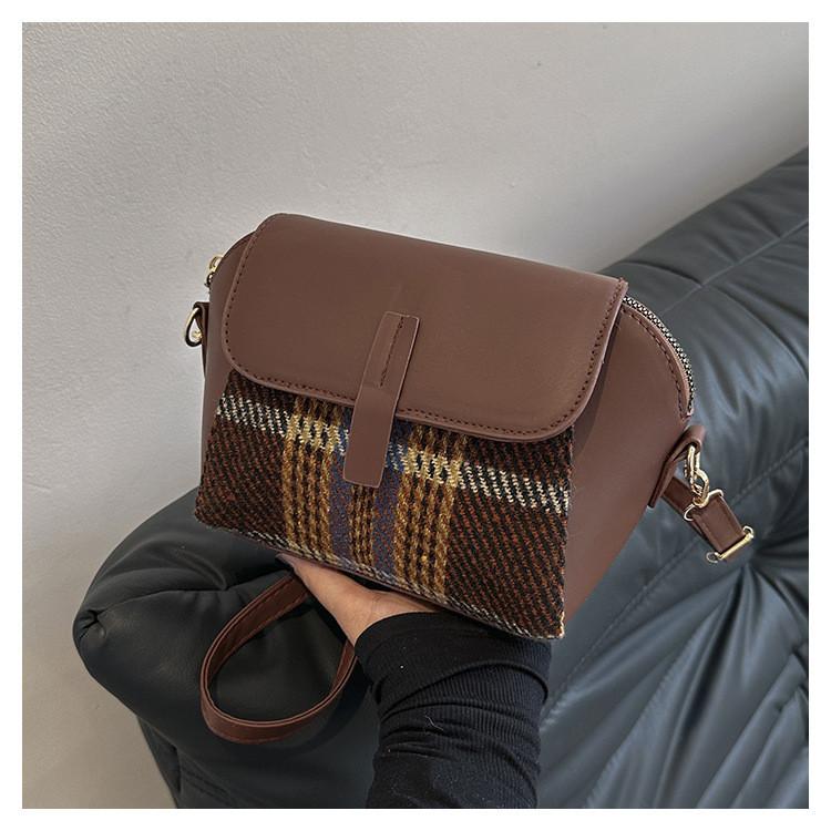 

Chic And Minimalist Woolen Shoulder Bag With Patchwork Design For Women коричневий