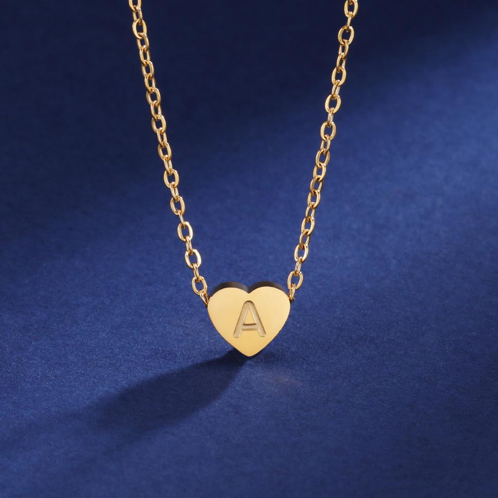 Ladies Minimalist Small Love Initial Necklace Jewelry Stainless Steel 18k Gold Plated Mini Heart Shape Letter Pendant Necklace