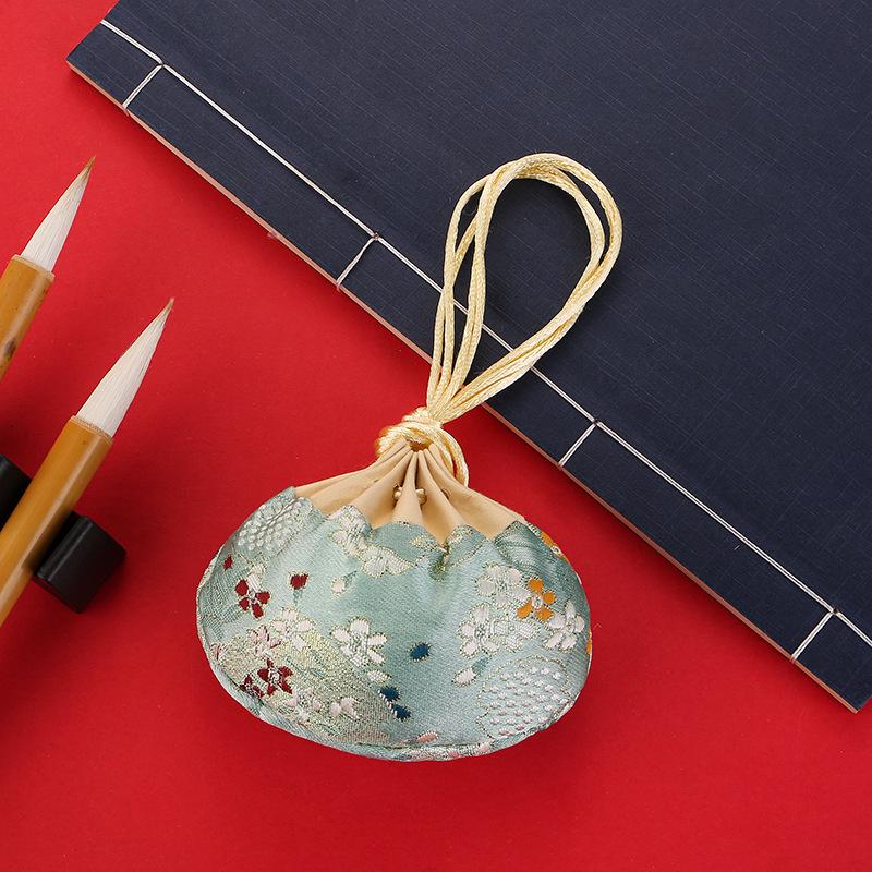 Sachet Hanfu Pouch: Traditional Chinese-Style Portable Scented Bag and Mosquito Repellent