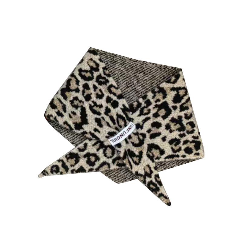 Scarf New retro wool triangle scarf scarf autumn and winter warm scarf leopard print jacquard scarf scarf shawl