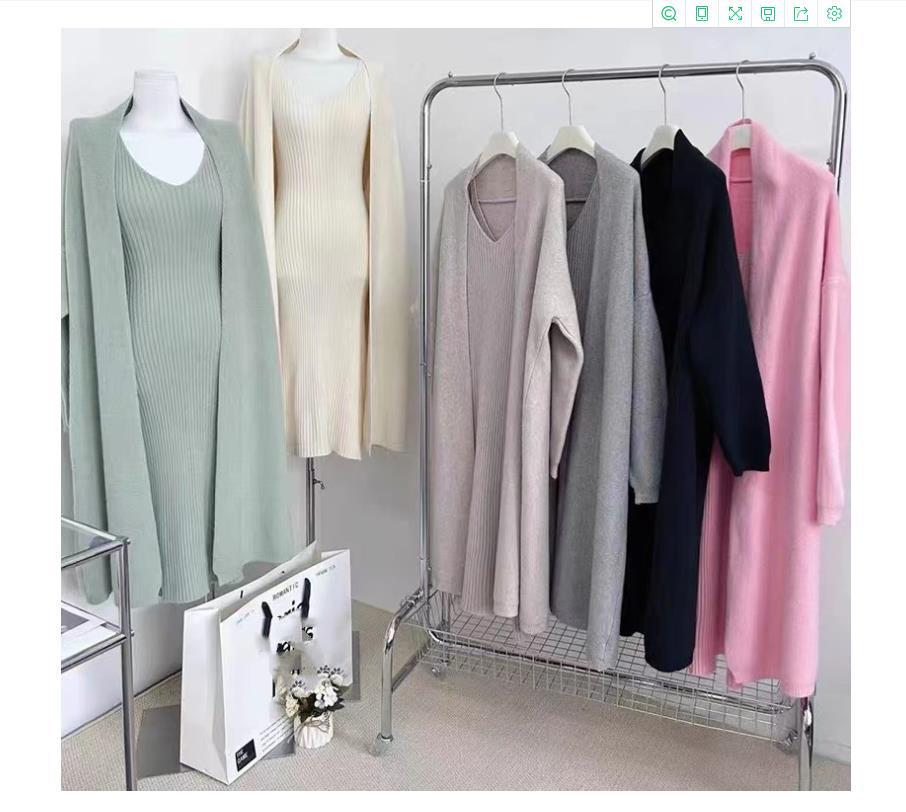 Dámský dlouhý pletený kardigan s výstřihem do V a set šatů na ramínka 2024