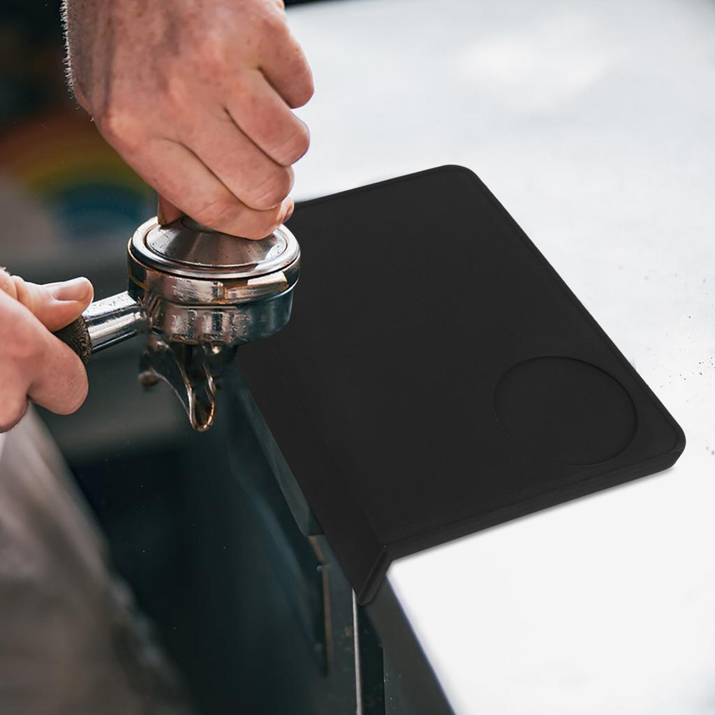 Non Slip Black Silicone Coffee Tamper Mat Corner Design Thick Espresso Tamp Station Mat for Coffee Machine Countertops