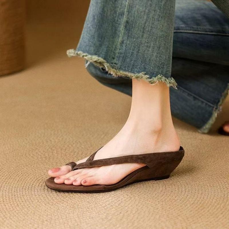 Fashion 2025 New Wedge Women's Slippers Clip Toe Fashion Shoes Luxury Design Women's Sandals Summer Retro Flops Sandalias De Mujer