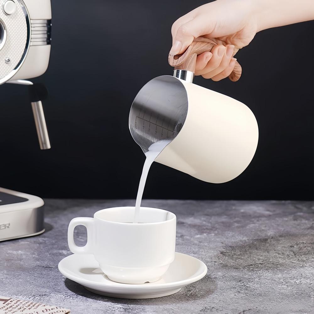 Coffee Milk Frothing Pitcher Jug Precision Scale 304 Stainless Steel Wood Grain Handle Measuring Cup High Quality CoffeeUtensils