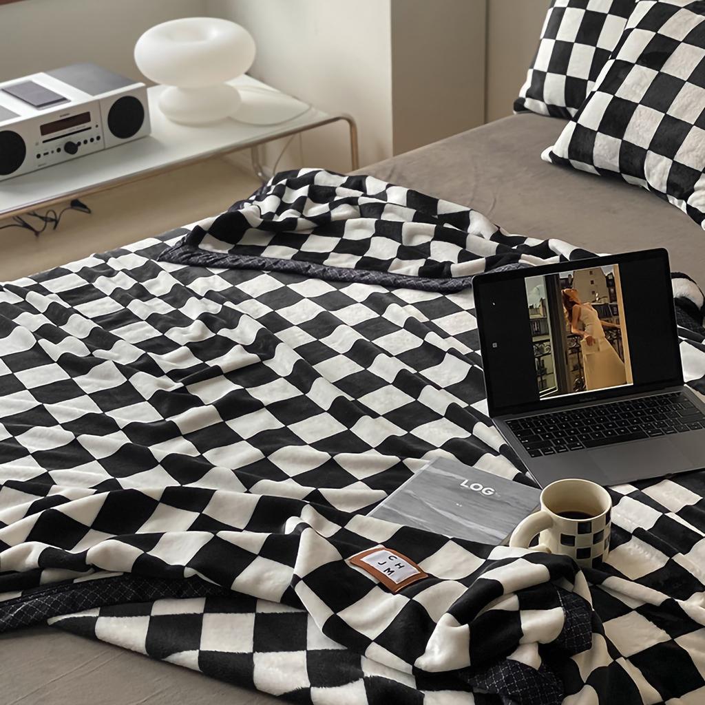 Simple Vintage Checkerboard Blanket Autumn Winter Warm Nap Throw Blanket Flannel Fleece Sofa