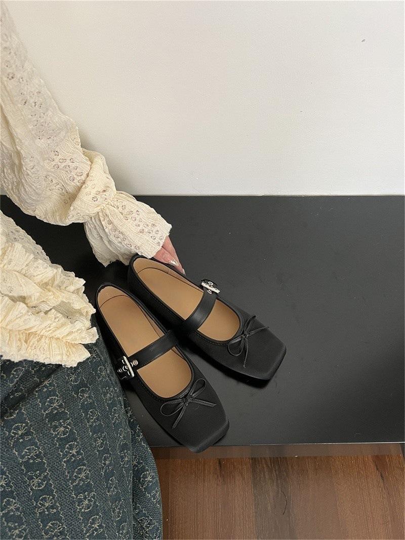 

French retro satin square head bow grandma shoes one-word buckle with Mary Jane single shoes, sweet temperament small leather shoes 40