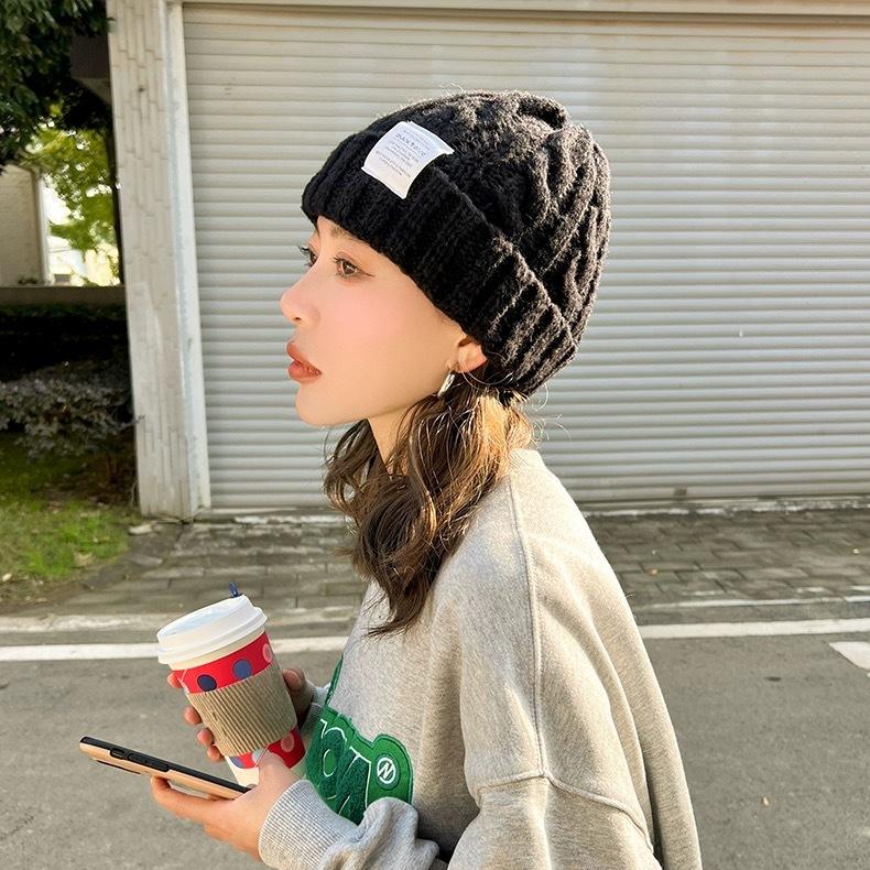 Осенние и зимние вязаные шерстяные шапки — фото 13