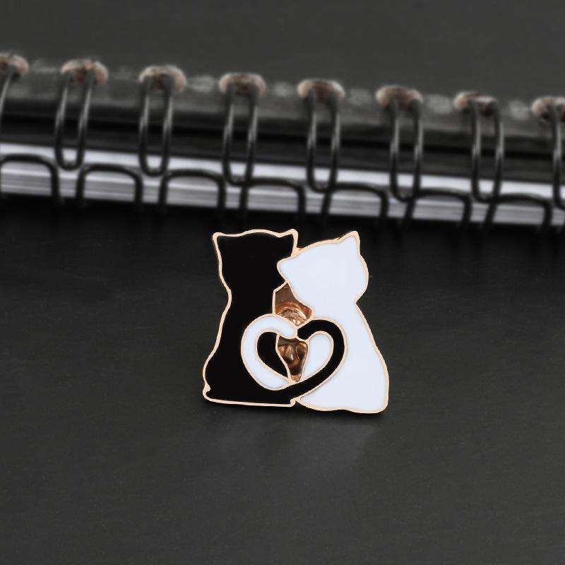 Paar Schwarz-Weiß-Katze Emaille-Pins Cartoon Niedliche Tier-Broschen Kleidung Rucksack Reversnadel Tasche Metallabzeichen Schmuck für Liebhaber
