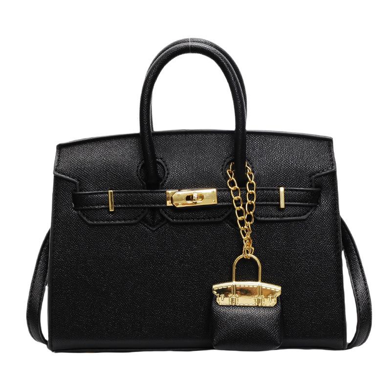 

Женская сумка Новая сумка Универсальная Большая вместимость Женская на плечо Кроссбоди no pendant чёрный