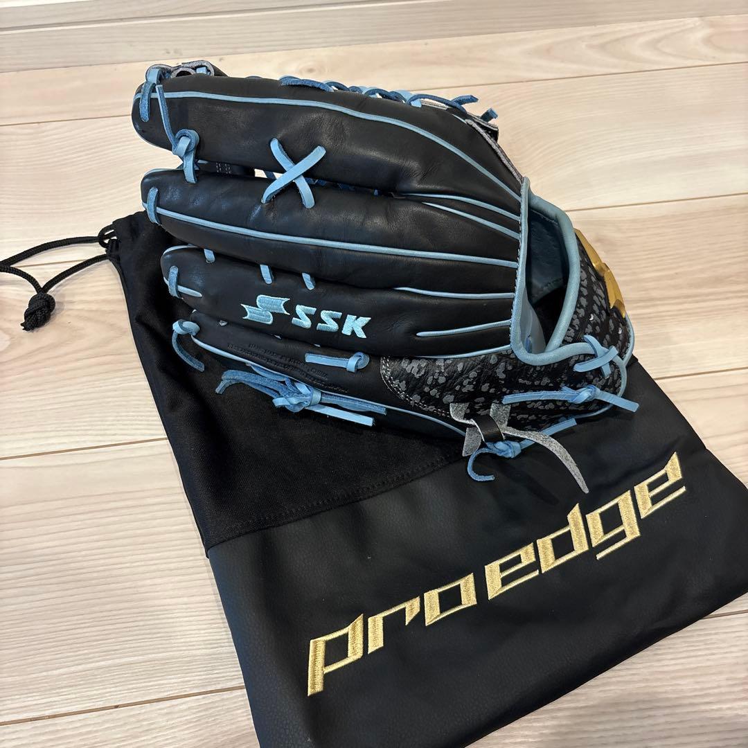 Used SSK proedge softball gloves black x light blue