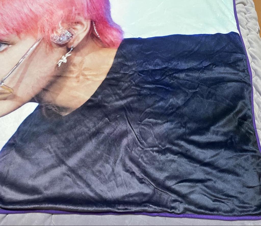 [USED] Nunavinim Master BTS V Blanket