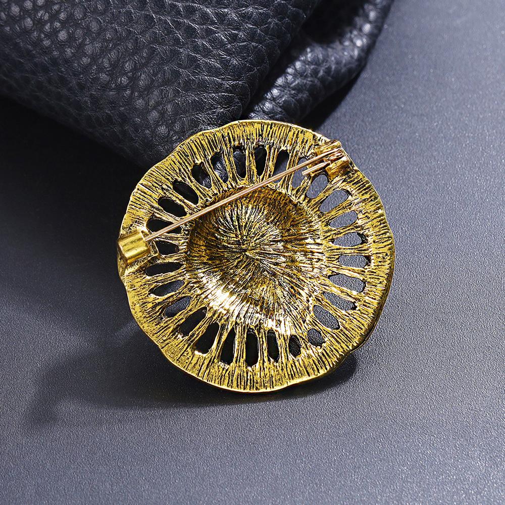 Men Crystal Lion Brooch Pin Rhinestone Animal Brooches Jewelry Gifts Party Lapel