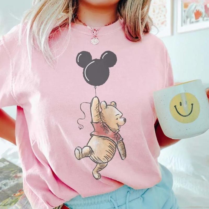 

2026 Fashion Art Winnie The Pooh Street Art TShirt Womens TShirt Short Sleeve O Neck Casual Loose Large Size S