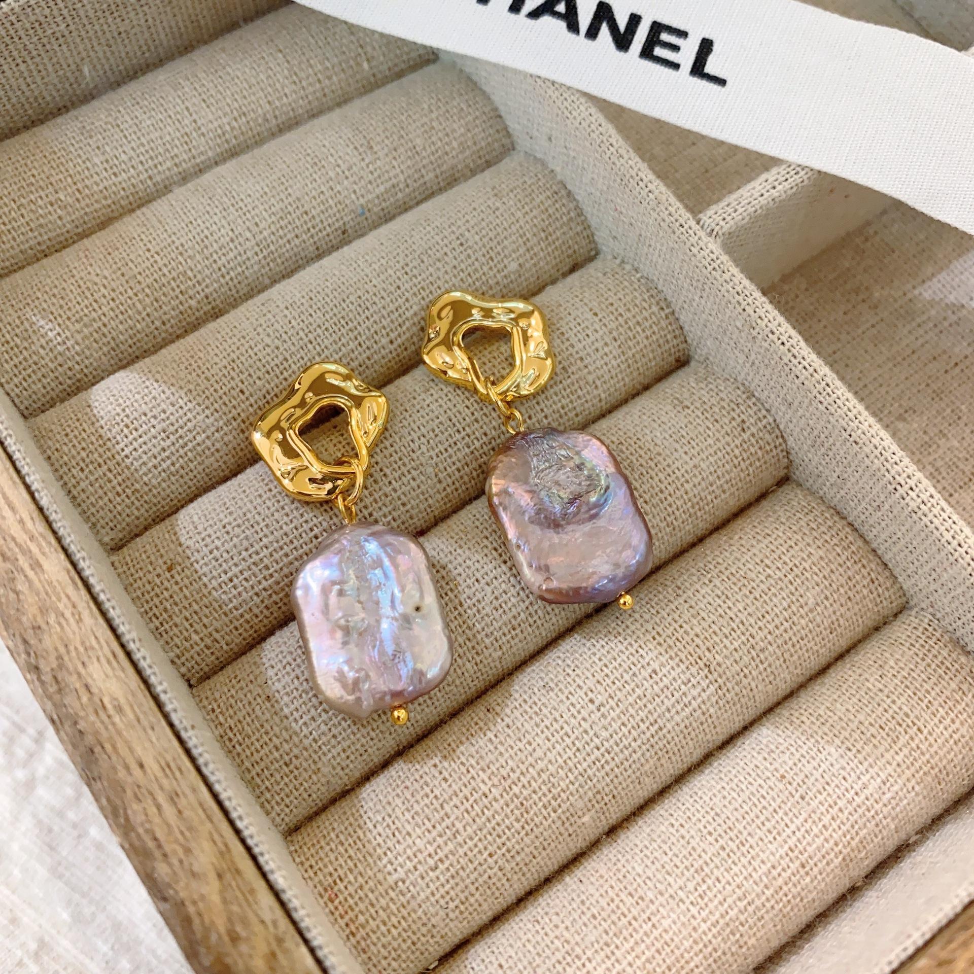 

Серьги с жемчугом в форме барокко Серьги с разноцветным жемчугом Розовые фиолетовые серьги Французские минималистичные и элегантные изысканные серьги earring