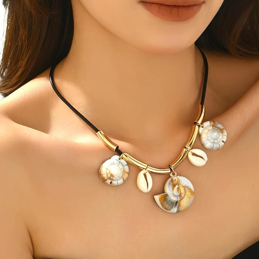 Trendy leopard print resin white shell splicing round multi-pendant fashion necklace jewelry