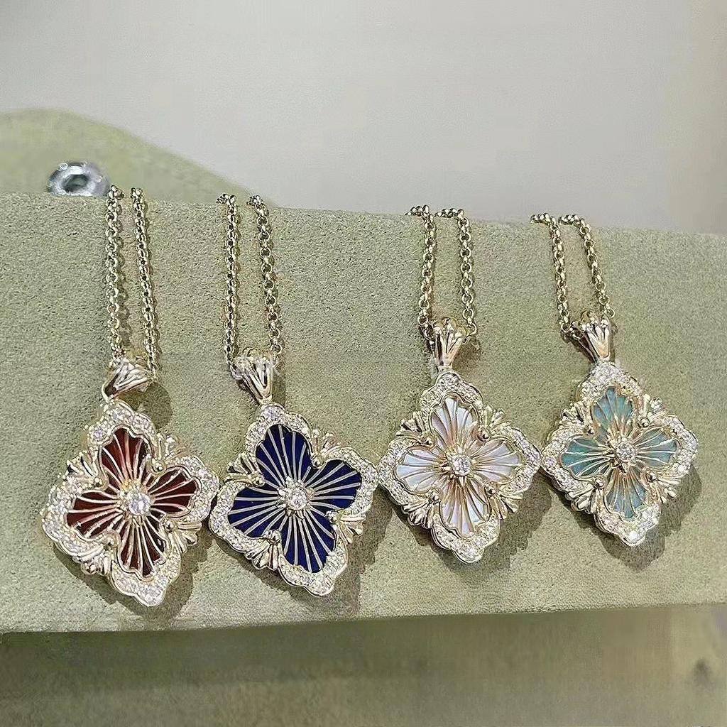 Necklace Light Luxury Craft Four-leaf Clover White Fritillary Agate Women's Pendant