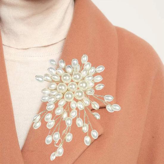 Women Brooch Hand-Woven Irregular Imitation Pearls Brooch Suit Coat Collar