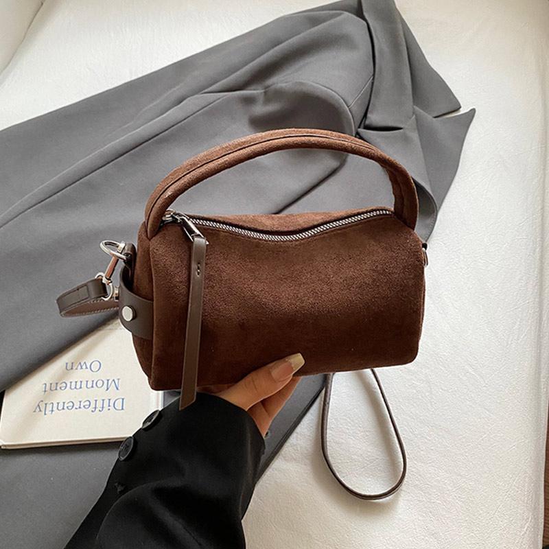 New Retro Pillow Bags Fashionable Niche Design Handbags High-quality Frosted Shoulder Bags Popular European American Casual Bags