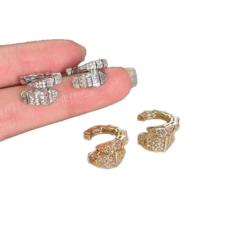Zircon Snake Ear Clip for Women - No Piercing, Chic and Versatile, High-End Fashion Ear Accessory