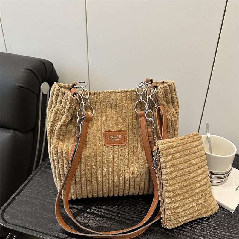 

Spring and summer new fashionable large-capacity casual simple trend versatile daily practical commuting shoulder armpit bag хаки