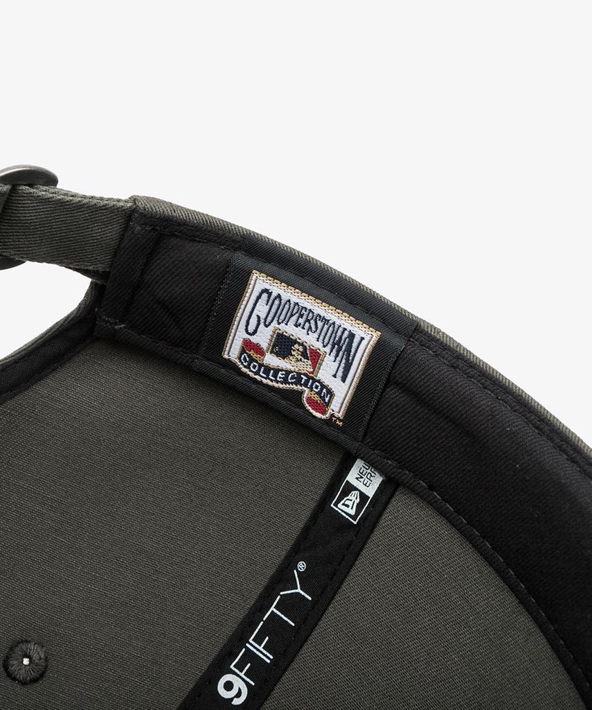 New Era Mlb Cooperstown New York Yankees Big Logo Retro Crown Strapback Dusty Charcoal