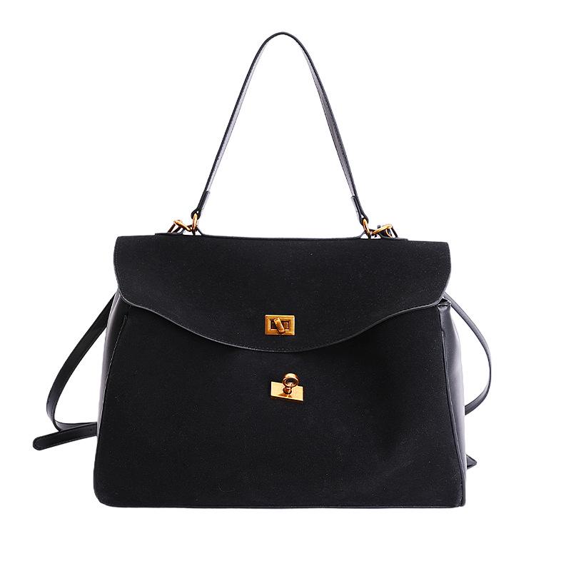 2025 Женская Высококлассная Ретро Матовая Платиновая Сумка: Трендовая, вместительная нишевая сумка-багет для поездок на работу Small чёрный