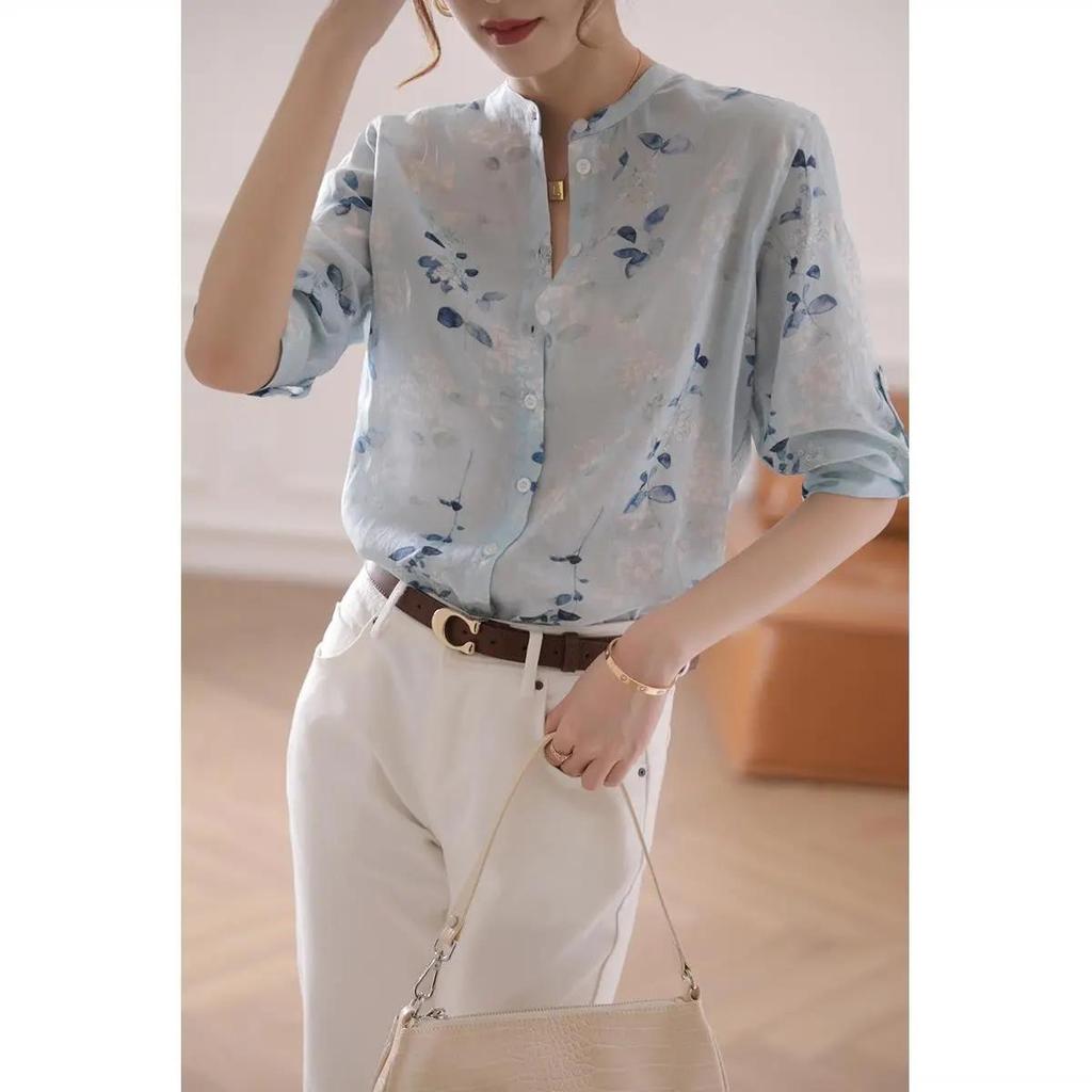 Damen Sommer Bluse mit sieben geteilten Ärmeln, frisch, dünn, altersbeständig, einfaches Pendler-Knopfoberteil