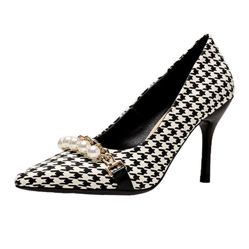 

Xiaoxiangfeng Qiandongge high heels 2025 spring new side air temperament thin heel pointed French not tired feet single shoes 34