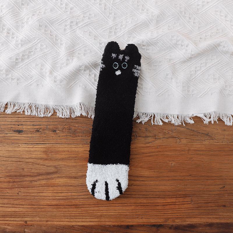 Women's Coral Velvet Cat Paw Socks, Thick Warm Winter Sleep, Cute Japanese Cartoon Embroidery, Long Tube Mid-Calf.