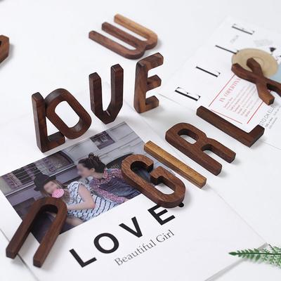 Ornamento speciale per lettere, superficie liscia, decorativa di piccole dimensioni