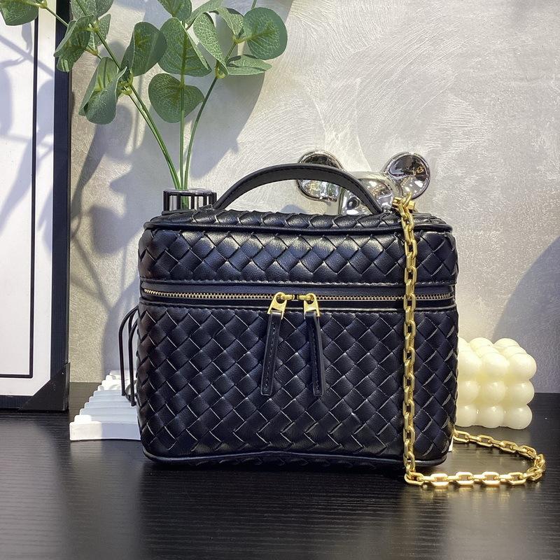 2026 New LP19 Hand-woven Bag Cross-border Explosive Lunch Box Bag Fashion Handbag Versatile Shoulder Messenger Bag