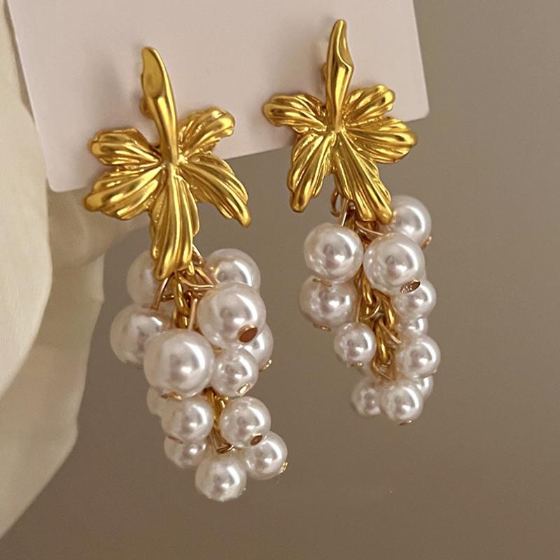 1PC Vintage Tassel Grape Earrings Niche Creative Fruit Luxury Fairy Temperament Stud Earrings Women Jewelry Accessories