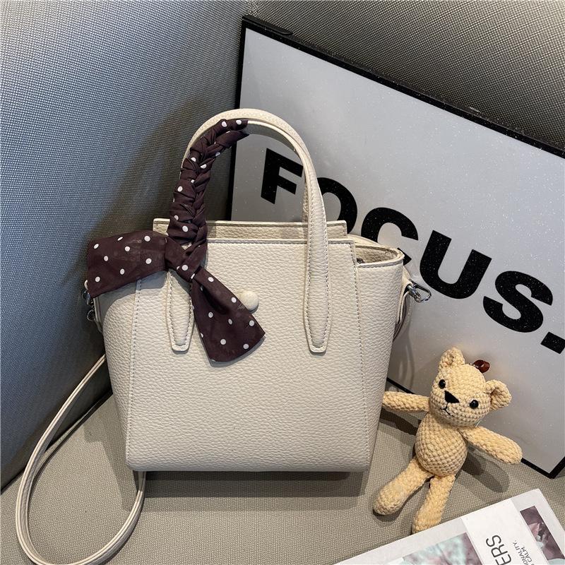 Retro Bag Women's Large Capacity 2025 New Autumn and Winter Casual Messenger Bag Popular This Year Portable Tote Bag