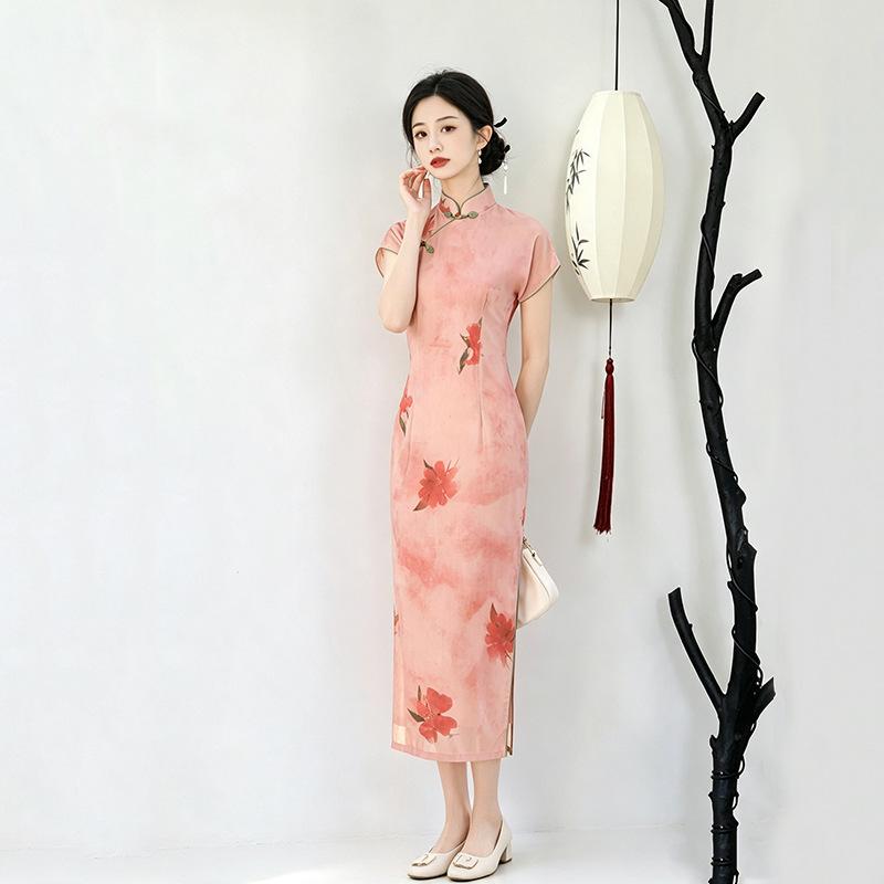 Pink with rotator sleeves, national style, new Chinese Suzhou long cheongsam, improved young women's high-end short sleeves, spring and summer