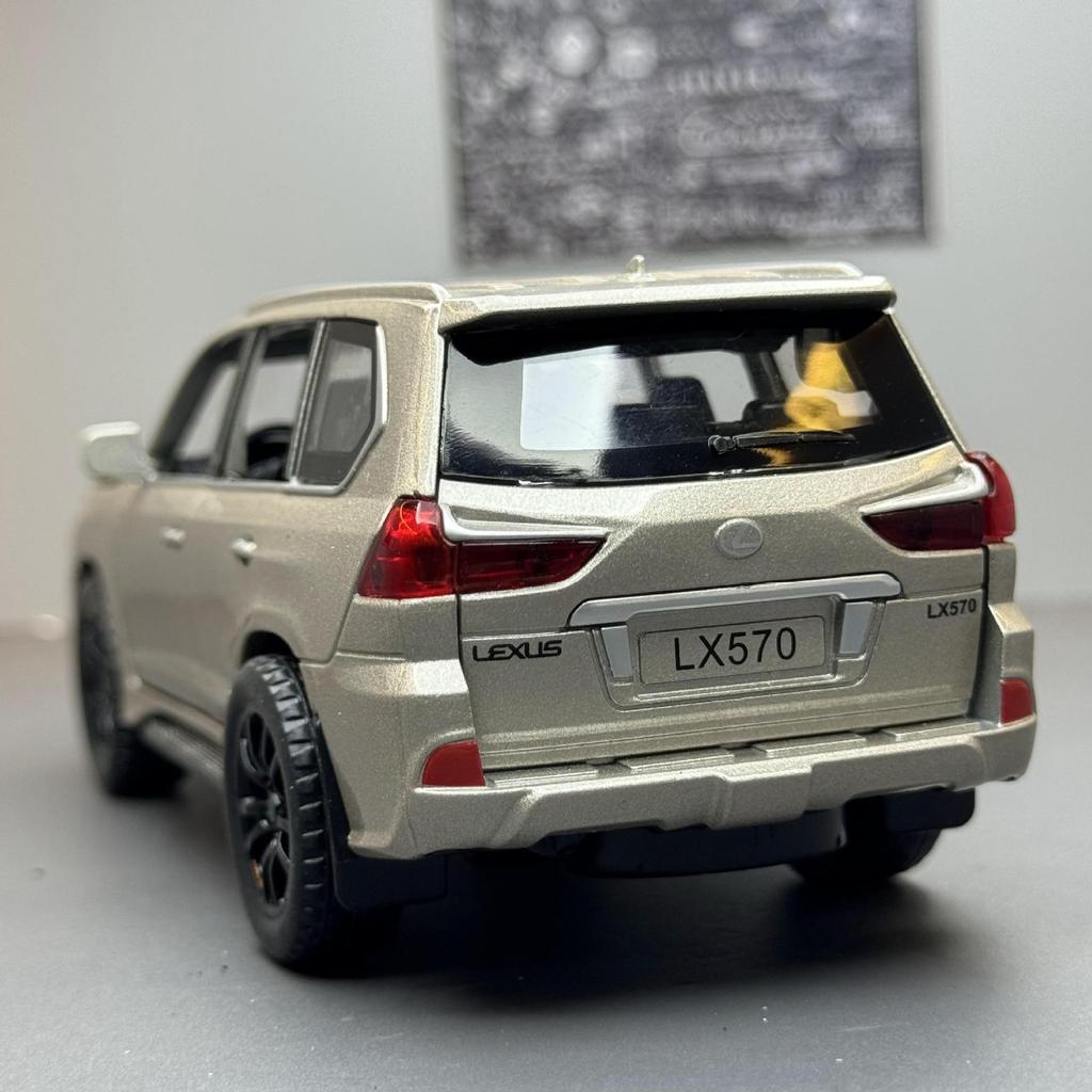 1/32 LEXUS LX570 SUV-Legierung Offroad-Druckguss-Metallmodell Feine Modellsammlung Computer-Desktop-Ornamente Kindergeburtstagsgeschenk
