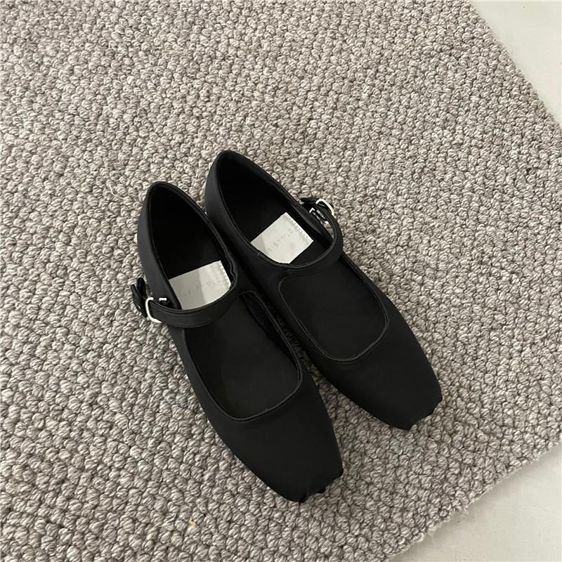 

Женская обувь 2025 весна и лето корейский стиль удобные плоские туфли-лодочки из сатина с квадратным носком и неглубоким вырезом 35 чёрный