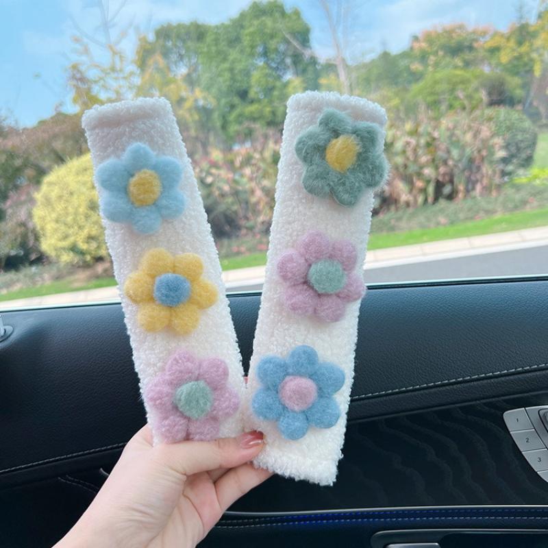 2Pcs Cute Flower Pattern Plush Car Seat Belt Covers Anti-pressure Shoulder Strap Pads for Ladies Car Daily Use Gifts