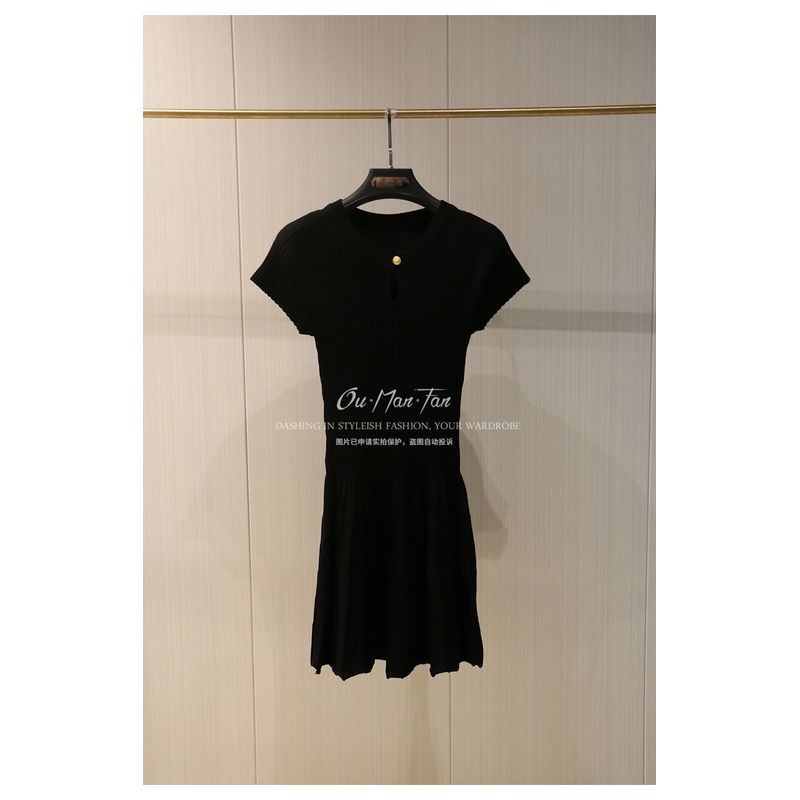 

Классический стиль Дизайн во французском стиле Золотая пряжка Круглый вырез Короткий рукав Вязаное платье А-силуэта Скрытый дизайн Нарядное платье Женское Black S