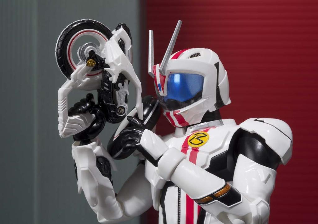 TAMASHII NATIONS Kamen Rider Mach First Edition S.H.Figuarts (with Bonus)